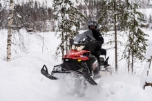 Moottorikelkkailua